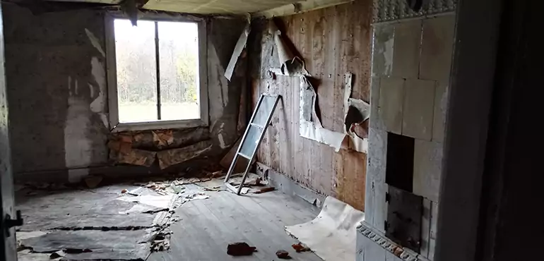 Why Selling a Distressed House Through Traditional Methods Fails in Buffalo